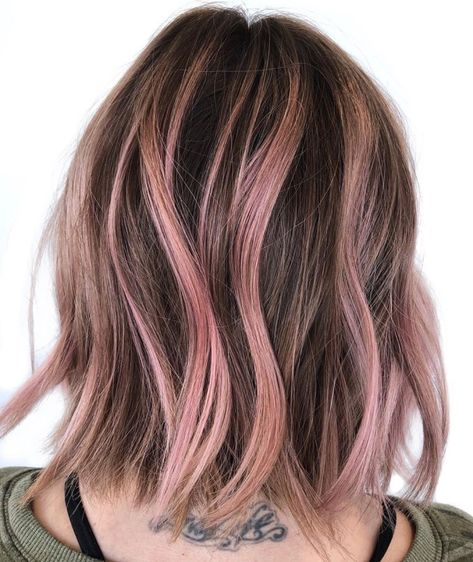 Subtle Pink Streaks for Brown Hair Cool Pink Hair, Brown And Pink Hair, Pink Hair Streaks, Pink Hair Highlights, Dark Pink Hair, Bright Pink Hair, Pink Hair Color Ideas, Underlights Hair, Pink Ombre Hair