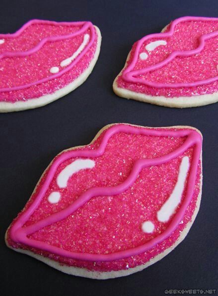 Lip Cookies, Leopard Print Wedding, Valentine Cookies Decorated, Valentines Day Sugar Cookies, Valentine Sugar Cookies, Valentines Baking, Torte Cupcake, Sugar Cookie Designs, Valentines Day Cookies