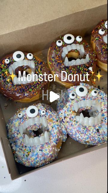 Paloma Medeiros on Instagram: "How cute & easy is this Monster Donut Hack!?🍩🧡  ✨Save this for all Halloween parties and Halloween morning 👻  🎃 All you need is : frosted donuts, monster teeth & candy eyes!  #halloween  #halloweendesserts  #halloweenhacks  #halloweentreats  #easyrecipes  #easyhalloweenrecipes  #hacks  #momofinstagram  #halloweenlover  #halloweenlovers" Halloween Morning, Monster Teeth, Candy Eyes, Halloween Donuts, Eyes Halloween, Easy Halloween Food, Halloween Desserts, Halloween Parties, Halloween Hacks