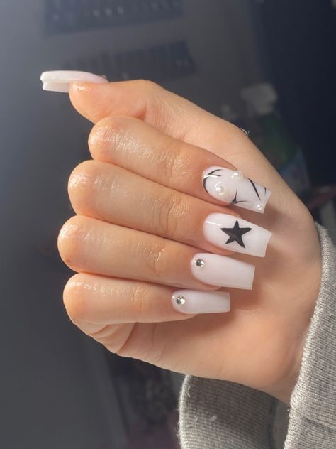 Medium nails Simple Medium Short Acrylic Nails, White Nail Base Designs, Nails Inspo Baddie Medium, Medium Size Acrylic Nails Designs, Coffin Medium Nails Designs, Medium Sized Acrylic Nails, Star Nails Medium, Medium Acyrilics Nails Designs, Cute Basic Nails Acrylic Coffin Medium