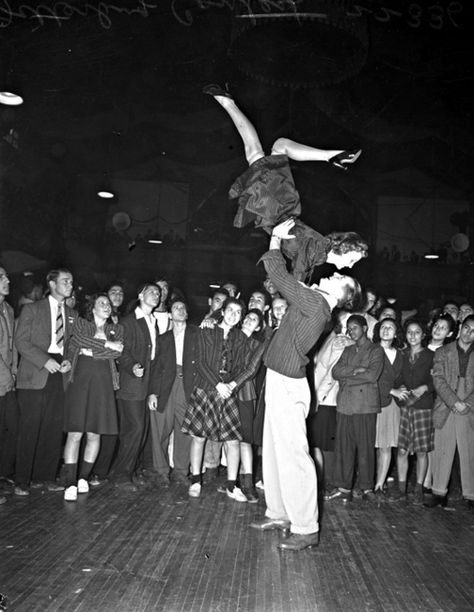 jitterbug! Jitterbug Dance, Classic Dance, Couple Dance, Dance Contest, Vintage Dance, Jitterbug, Choreography Dance, Lindy Hop, Dance Like No One Is Watching