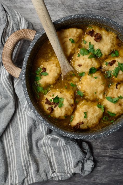 Need a fresh vegetarian dinner idea? These vegan soup dumplings are a completely plant-based version of the classic chicken and dumplings. Homemade vegan dumplings are cooked in a flavorful mushroom broth, and sprinkled with fresh herbs. This recipe is 100% vegan, vegetarian, and cooks up in a single pot for an easy vegan dinner. Dumplings Homemade, Cottagecore Recipes, Vegan Dumplings, Soup Dumplings, Dumpling Soup, Mushroom Broth, Vegetarian Nutrition, Vegan Dinner Recipes Easy, Dumplings For Soup