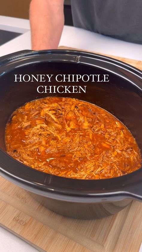 Slow Cooker Honey Chipotle Chicken Stealth Health Slow Cooker Meal Prep Series, Episode 10 Per 4oz serving (chicken only) 175… | Instagram High Protein Crock Pot Meals, Slow Cooker High Protein, Macro Friendly Crockpot Recipes, Macro Friendly Dinner Recipes, High Protein Crockpot Meals, High Protein Crockpot, High Protein Crockpot Recipes, Chipotle Chicken Pasta, Budget Bites