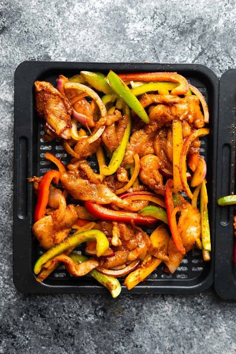 air fryer chicken fajitas on tray before cooking Air Fryer Chicken Fajitas, Sweet Peas And Saffron, Frozen Sweet Potato Fries, Tandoori Paneer, Air Fryer Fried Chicken, Freeze Sweet Potatoes, Air Fryer Chicken Tenders, Homemade Fajita Seasoning, Pan Chicken Fajitas