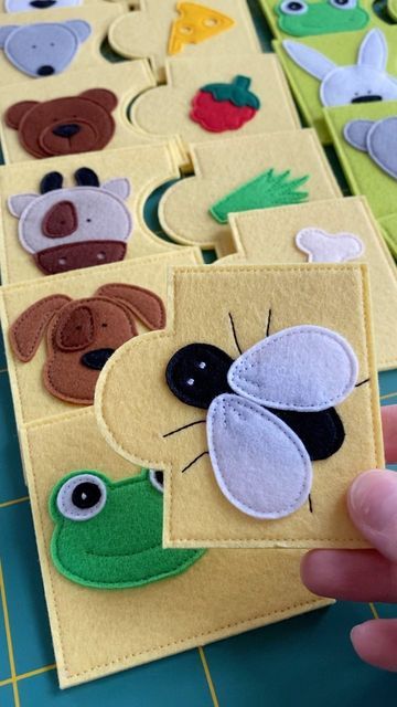 Diy Felt Animals, Animal Pictures For Kids, Felt Games, Baby Books Diy, Felt Food Diy, Nursery Activities, Quiet Activities, Felt Books, Quiet Book Ideas