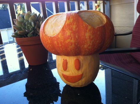 Super Easy Toadstool Pumpkin! Toad Pumpkin, Mario Pumpkin, Mario Mushroom, Toad, School Projects, Pumpkin Carving, Halloween Pumpkins, Super Easy, Nintendo