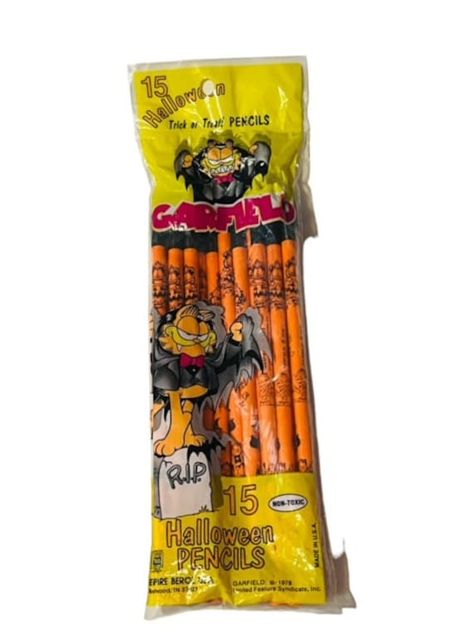 Halloween Garfield, Garfield Things, Garfield Halloween, Garfield Pictures, Garfield Images, Garfield Cat, Little Misfortune, Vintage Collectibles, Marking Tools