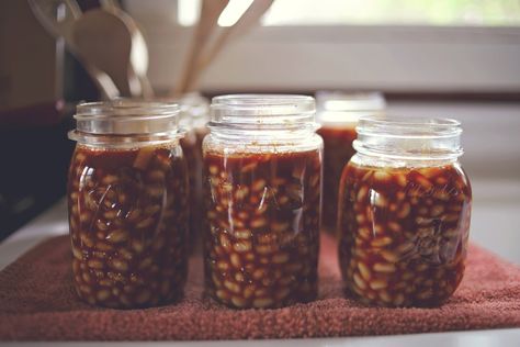 Canning Baked Beans, Canned Baked Beans, Home Canning Recipes, Baked Bean Recipes, Home Canning, Food Preservation, Baked Beans, Bean Recipes, Preserving Food