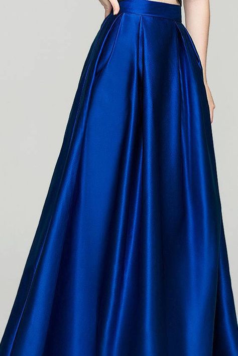 Long Satin Skirt, Taffeta Skirt, Long Skirt Outfits, Long Skirts, Gowns With Sleeves, Simple Trendy Outfits, Hottest Fashion Trends, Beautiful Skirts, Satin Skirt