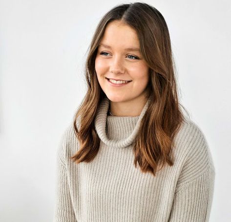 New photos of Danish Princess Isabella were released on her 16th birthday Princess Isabella Of Denmark, Princess Josephine Of Denmark, Prince Christian Of Denmark, Birthday Dinner Outfit, Princess Isabella, Denmark Royal Family, Royal Girls, Royal Beauty, Danish Royal Family