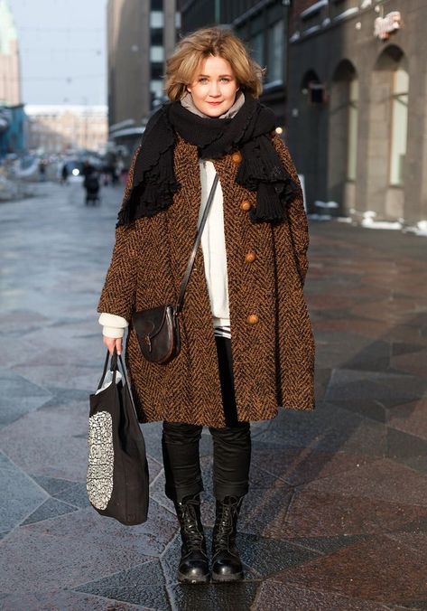 Helsinki Street Style, Hel Looks, Big Coat, Street Style Blog, Quirky Fashion, Miniskirt Outfits, Looks Street Style, 가을 패션, Style Blog