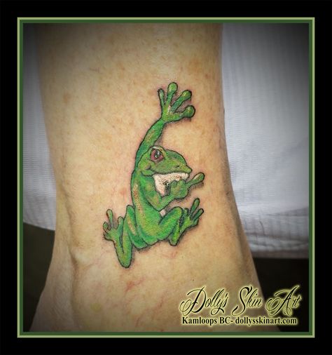 green colour frog middle finger white ankle sassy tattoo kamloops dolly's skin art Middle Finger Tattoos, Colour Tattoos, Frog Tattoos, Frog Drawing, Finger Tattoo, Skin Art, Green Colour, Finger Tattoos, Color Tattoo