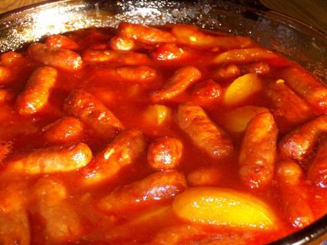 Sweet and sour sauces with peaches Sausages Recipe, Sweet And Sour Recipes, Curried Sausages, Breakfast Sausage Recipes, Sweet And Sour Sauces, Sausage Dishes, Sausage Recipe, Canned Peaches, Cinnamon Rolls Homemade