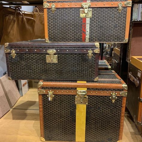 Elisio Das Neves on Instagram: “Goyard trunks for sale #parisfleamarket  #elisio10  #desvoyages  #goyardtrunk #mallegoyard” Goyard Trunk, Trunks For Sale, Paris Flea Markets, Michael Kors Monogram, Trunk, For Sale, Pattern, On Instagram, Instagram