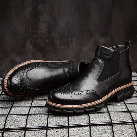 Brogue Chelsea Boots, Mens Boots Online, Popular Boots, Mens Fashion Edgy, Man Shoes, Suit Shoes, Men Classic, Chelsea Ankle Boots, Soft Classic