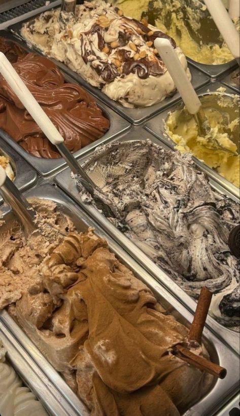 Chocolate Brownie Ice Cream, Ice Cream Muffins, Ice Cream Aesthetic, Yummy Ice Cream, Cream Aesthetic, Icecream Bar, Ice Creams, Ice Cream Shop, Food Is Fuel