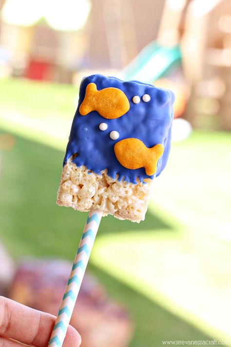 Recipe: Goldfish Cereal Treats - See Vanessa Craft Birthday Party Snacks For Kids, Party Snacks For Kids, Finding Dory Birthday Party, Kids Cooking Party, Dory Birthday Party, Finding Dory Birthday, Rice Cereal Treats, Dory Birthday, Dory Party