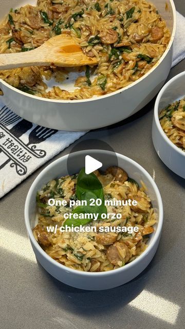 Smiley & Healthy on Instagram: "One pan 20 minute creamy orzo with chicken sausage!!!   This dinner is soooo viral right now and for good reason!! It is absolutely delicious😍😍😍😍 This makes 4 large servings, perfect for dinner for two & then leftovers!!   Ingredients- Chicken sausage (I used organic sweet Italian) 2 cups dry orzo Drizzle of olive oil 4 cups chicken broth  6 cloves garlic, minced 1/2 cup canned full fat coconut milk (or heavy cream) 1 cup grated parm  1 bag spinach  Seasonings: chili flakes, salt, pepper, dried herbs  Fresh basil for serving  1. Cook chicken sausage in pan with oil for 8 minutes 2. Add orzo and garlic to the pan. Add a bit more olive oil and “toast” the orzo for 1 minute. Add chicken broth, coconut milk, and seasonings. Bring the orzo to a boil and then One Pan Creamy Orzo Chicken Sausage, Creamy Orzo With Crispy Chicken Sausage, Quick Entrees, Orzo With Chicken, Creamy Orzo, Sheet Pan Suppers, Chicken Orzo, Pasta Dinners, Chicken Recipes Casserole