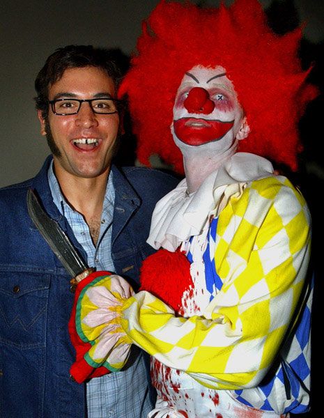 Josh Radnor as Jemaine Clement from FOTC and Neil Patrick Harris as a creepy clown for Halloween some yrs ago. Josh Radnor, Jemaine Clement, Neil Patrick, Neil Patrick Harris, The Best Series Ever, Creepy Clown, Best Series, Favorite Holiday, Ronald Mcdonald