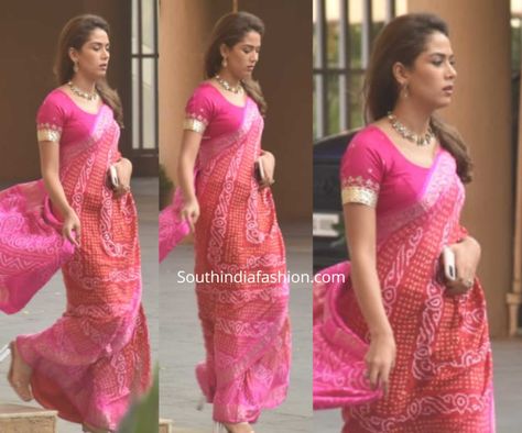 mira rajput red bandhani saree at karwa chauth celebrations 2019 Mira Rajput Saree, Mira Kapoor Saree, Bandhani Saree Draping Styles, Mira Rajput Fashion Styles, Bandhej Saree Blouse Design, Rajput Saree Style, Bandhani Saree Blouse Design, Meera Kapoor, Pink Bandhani Saree