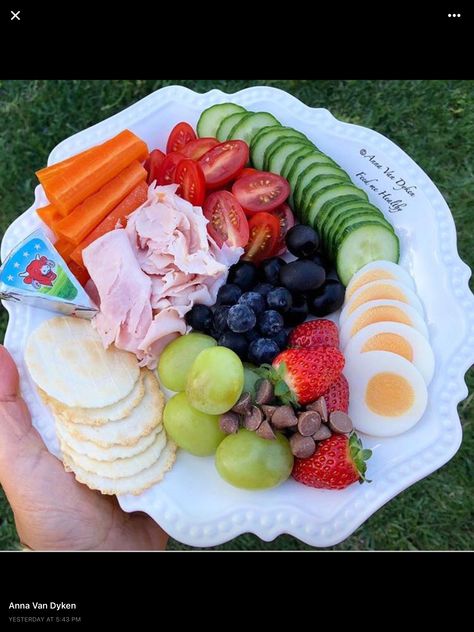 Tiffany Plate Food Diet, Tiffany Plate, Plate Diet, Balanced Lunch, Healthy Lunch Snacks, Healthy Lunch Meal Prep, Easy Healthy Lunches, Work Meals, Easy Healthy Meal Prep