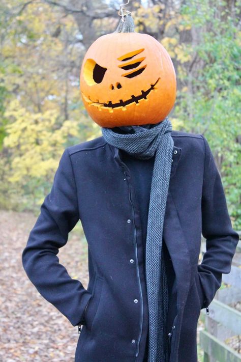 Halloween ideas Pumpkin Man Costume, Pumpkin Head Design, Diy Pumpkin Head Costume, Pumpkinhead Photoshoot, Pumpkin Head Photoshoot, Head Pumpkin, Head Photoshoot, Pumpkin People, Pumpkin Heads