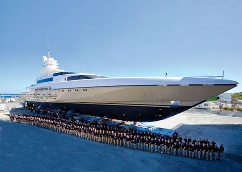 Yacht Builder Hanseatic Marine Successfully Launches Superyacht Smeralda - Haute Living Boat Cabin, Big Yachts, Yacht Builders, Row Boats, Private Yacht, Yacht Interior, Cool Boats, Sail Boats, Yacht Life