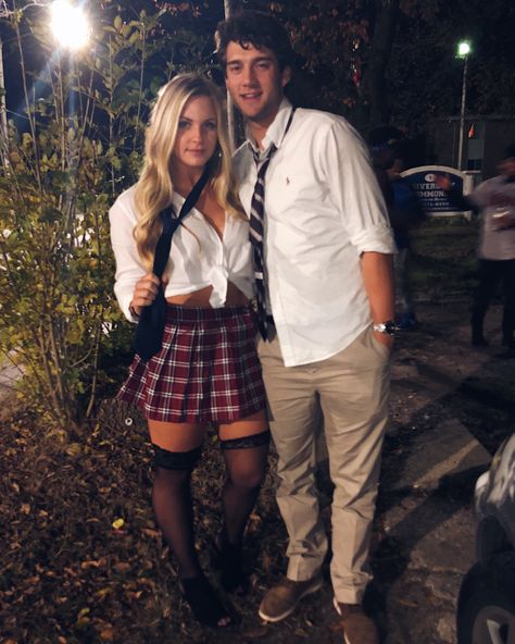 Serena Van der Woodsen and Dan Humphrey Dan Humphrey Outfit, Serena And Dan Costume, Serena And Nate Costume, Serena Van Der Woodsen School Uniform, Serena Van Der Woodsen Halloween Costume, Serena Van Der Woodsen Costume, Serena Outfits, Rbd Concert, Mongolian Bbq