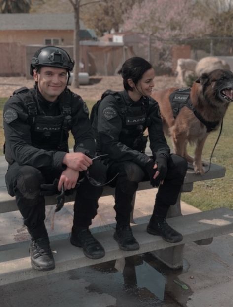 Swat Outfit, Lina Esco, Alex Russell, Writers Room, Kendall Jenner Body, Swat Police, Swat Team, Cop Show, Cute Couple Halloween Costumes