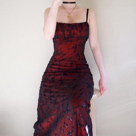 Retro Muse, 90s Prom Dresses, Goth Prom Dress, Goth Prom, Bridgetown, Prom Dress Inspiration, Prom Outfits, Gala Dresses, Alternative Outfits