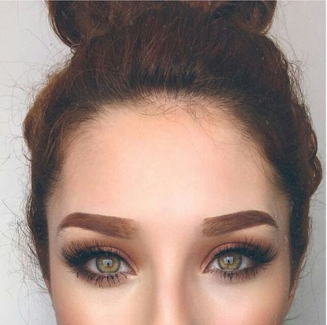 Makeup look to bring out green eyes. Divine Makeup, Lash Ideas, Green Eyes Pop, Green Eye Makeup, Fall Wedding Makeup, Makeup Pics, Hazel Eye Makeup, Makeup Looks For Green Eyes, Classic Makeup