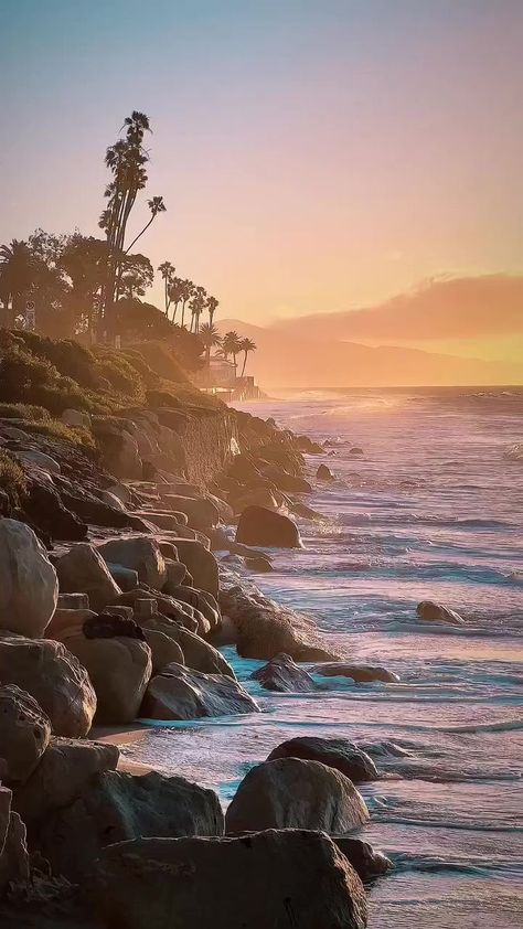 Butterfly Beach Santa Barbara, Santa Barbara California Aesthetic, California Vibes Aesthetic, California Wallpaper, Santa Barbara Beach, Surf Aesthetic, California Baby, Thrift Inspo, Rocky Beach