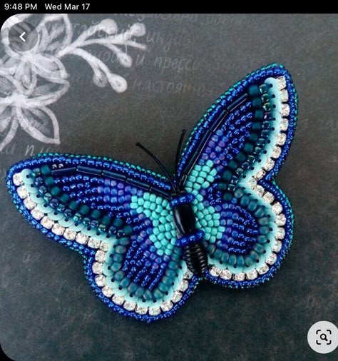 Native Beading Patterns, Beaded Butterfly, Native Beading, Beaded Brooches, Beadwork Designs, Brooch Diy, Bead Sewing, Bead Embroidery Patterns, Beadwork Patterns