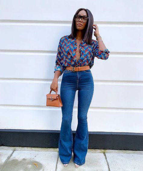 Bell Bottom Outfit Ideas, Bell Bottom Jeans Outfit Fall, Flair Jeans Outfit, Bell Bottom Jeans Outfit, Zara Set, High Wasted Jeans, Jeans Outfit Winter, Jeans Outfit Fall, Flair Jeans