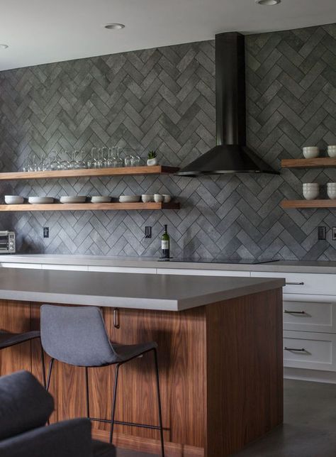 Herringbone Backsplash Kitchen, Grey Kitchen Tiles, Cabin Interior Design, Dark Grey Kitchen, Grey Kitchen Designs, Herringbone Backsplash, Kitchen Backsplash Designs, Herringbone Tile, Kitchen Design Trends