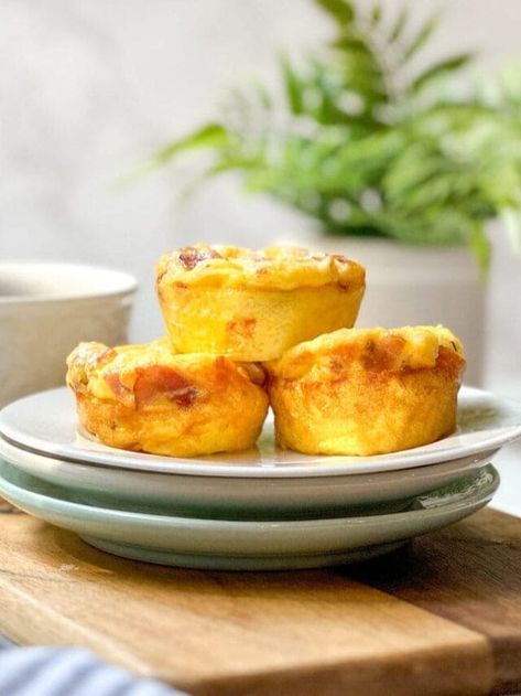 Bacon And Gouda Starbucks, Smoked Gouda And Bacon Egg Bites, Bacon Gouda Egg Bites Scooters, Bacon And Gouda Egg Bites, Scooters Bacon Gouda Egg Bites, Bacon Gouda Egg Bites, Gouda Egg Bites, Egg Souffle, Egg Quiche