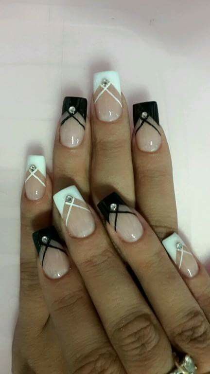 Geometric Nail Art Black And White, Black N White French Nails, Black And White Nail Designs French Tips, Tuxido Nails, Black And White French Tip Nail Designs, Wedding Nails Black And White, Black And White French Nail Designs, Black And White Wedding Nails For Bride, Black And White Sparkle Nails