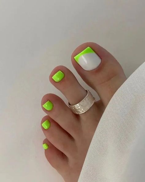 Fun Toe Nail Colors, Holiday Toe Nails Summer, Pedicure Design Ideas, Green Toe Nails Ideas, Pedicure Nail Colors Summer 2024, Neon Pedicure Ideas, Toe Nail Colors Summer 2024, Pretty Toe Nails For Summer, Lime Green Toe Nails