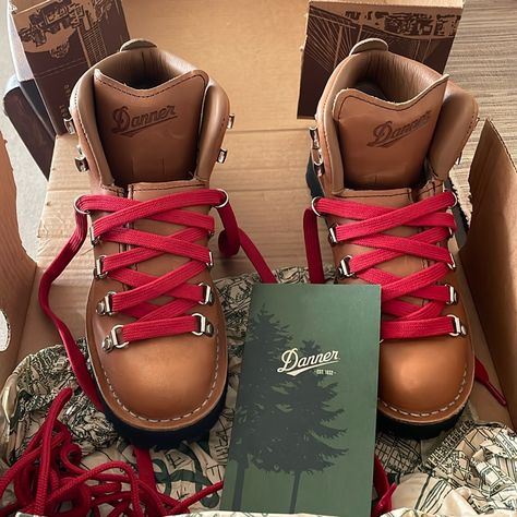 Brand New, Never Broken In Or Worn Outdoors! Only Tried On Indoors And There Are A Few Natural Occurring Marks. Very Comfortable But I Never Ended Up Making The Switch To Using These! Comes In Original Box With Two Sets Of Iconic Red Laces. Danner Mountain Light Boot Outfit, Danner Hiking Boots, Vibram Boots, Black Work Boots, Brown Hiking Boots, Logger Boots, Composite Toe Work Boots, Leather Work Boots, Leather Hiking Boots