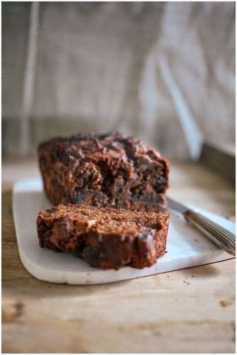 Fuggle Antics: Sticky Date & Banana Cake (Sugar Free & Dairy Free) Dates Cake, Date Loaf, Sticky Date, Date Cake, Banana Cake Recipe, Breads & Buns, Date Recipes, Healthy Sweet Treats, Low Sugar Recipes