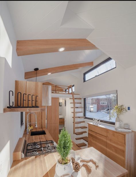 Tiny Home Loft, Tiny House Rentals, Loft Inspiration, Ideas Habitaciones, Tiny House Company, Tiny House Builders, Tiny House Inspiration, Sleeping Loft, Tiny House Interior