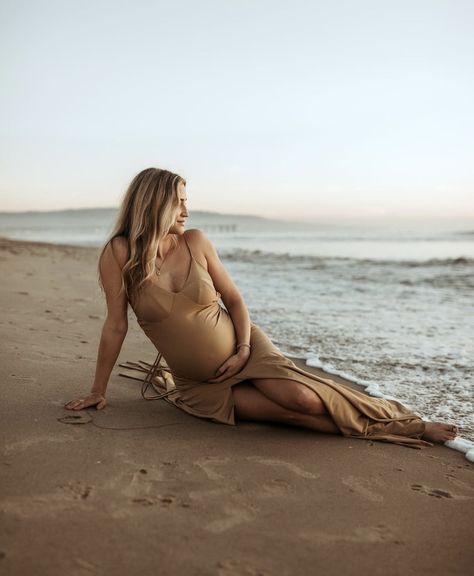 Maternity Sand Dunes, Country Maternity Photoshoot, Pregnancy Shoot Beach, Pregnancy Photoshoot Beach, Maternity Shoot Beach, Beach Maternity Pictures, Los Angeles Beach, Emotive Photography, Baby Bump Photoshoot