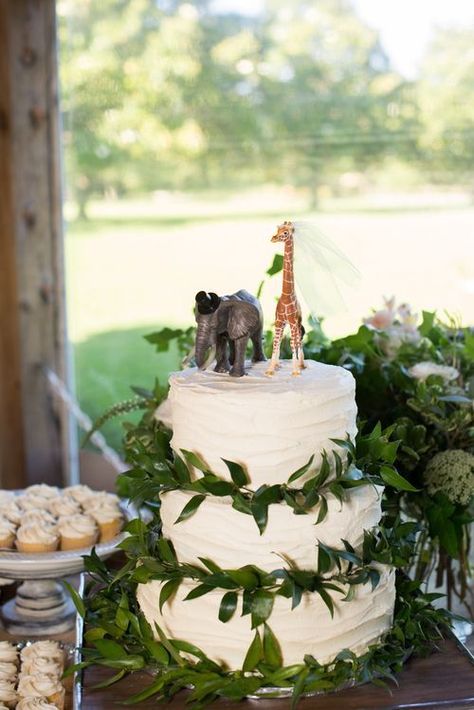 Zoo Wedding Ideas, Safari Baby Shower Cake, Animal Wedding, Jungle Wedding, Safari Wedding, Zoo Theme, Zoo Wedding, Jungle Theme Birthday, Jungle Cake