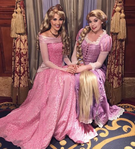 @xoxcactus ||🌵 Fantasy Sisters, Disney Character Cosplay, Disneyland Friends, Disney Cosplay Ideas, Disney Characters Costumes, Rapunzel Cosplay, Hot Pink Prom Dress, Lantern Dress, Official Disney Princesses