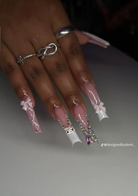 Cute Pink Birthday Nails, Baddie Long Acrylic Nails, 19th Birthday Nails, Extra Baddie Nails, Y2k Inspired Nails, 2000 Nails, Island Nails, Wigs Hairstyles, Vegas Nails