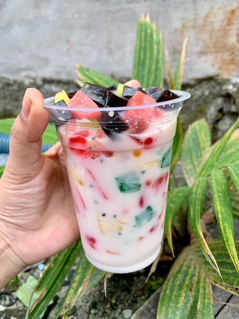 Es Buah Cup, Es Campur Aesthetic, Es Buah Aesthetic, Mojito Strawberry, Es Campur, Buah Naga, I Want Food, Blue Background Wallpapers, Frozen Fruit