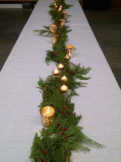 Garland Table Runner Christmas Simple, Christmas Garland Centerpieces For Table, Christmas Garland Table Centerpiece, Christmas Garland Centerpiece, Rectangle Table Christmas Centerpieces, Christmas Garland Table Runner, Long Christmas Table Decor, Christmas Garland Table, Black And Green Christmas Decor