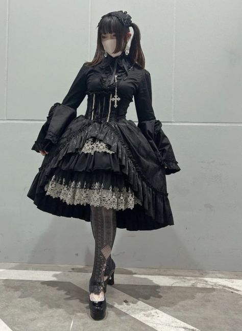 Gothic Fashion Japanese, Gothic Lolíta Dress, Lolíta Dress Black, Vkei Outfits Fem, Lolíta Style, Gothic Romance Outfit Women, Gothic Japanese Fashion, Dark Lolíta Outfit, Gothic Lotia