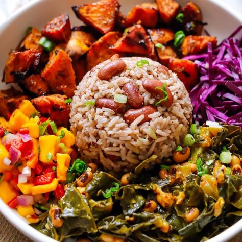 Our jerk sweet potatoes, rice & peas, Caribbean collard greens, and mango salsa will be a culinary dancehall party for your tastebuds! Jamaican Bowl, Dancehall Party, Vegan Jamaican, Vegan Soul Food, Healthy Bowls Recipes, Jamaican Dishes, Healthy Bowls, Vegan Meal Plans, Veggie Bowl