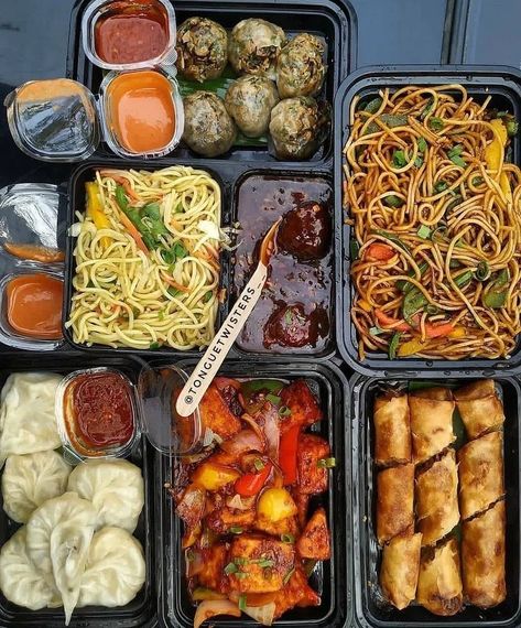 Indian Food Street, Indian Food Healthy, Chinese Platter, Indian Food Items, Indian Fast Food, Variety Food, Chinese Spices, Vegetarian Snacks Recipes, Food Babe